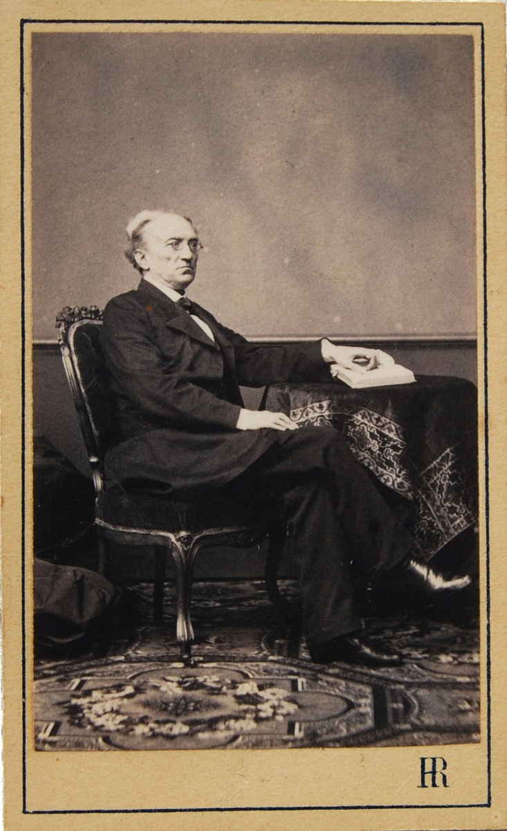 Фёдор Иванович Тютчев. Фотография И.И. Робийяра. Петербург, 1862, <апрель>.