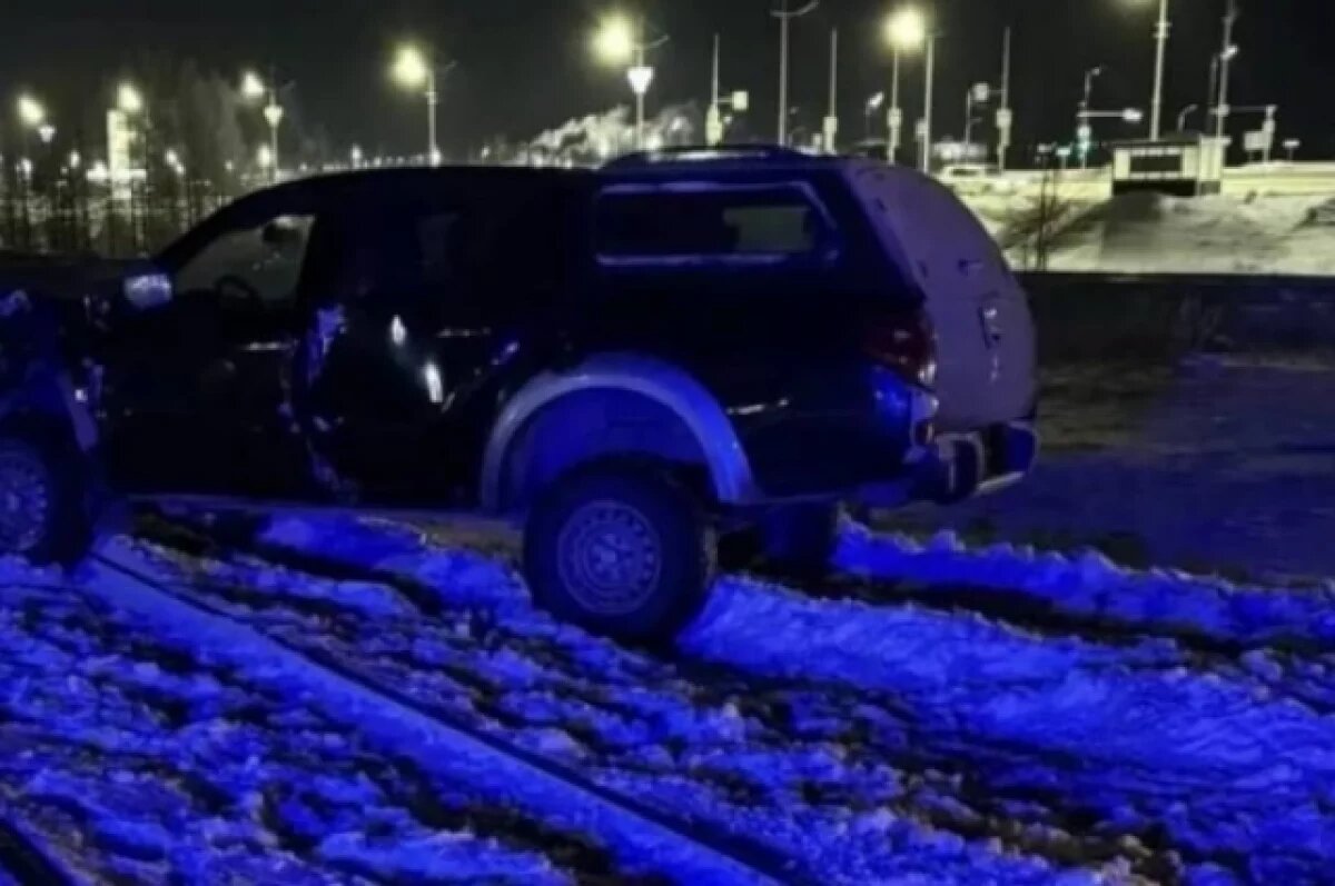    На Ямале поезд сбил иномарку на железнодорожном переезде