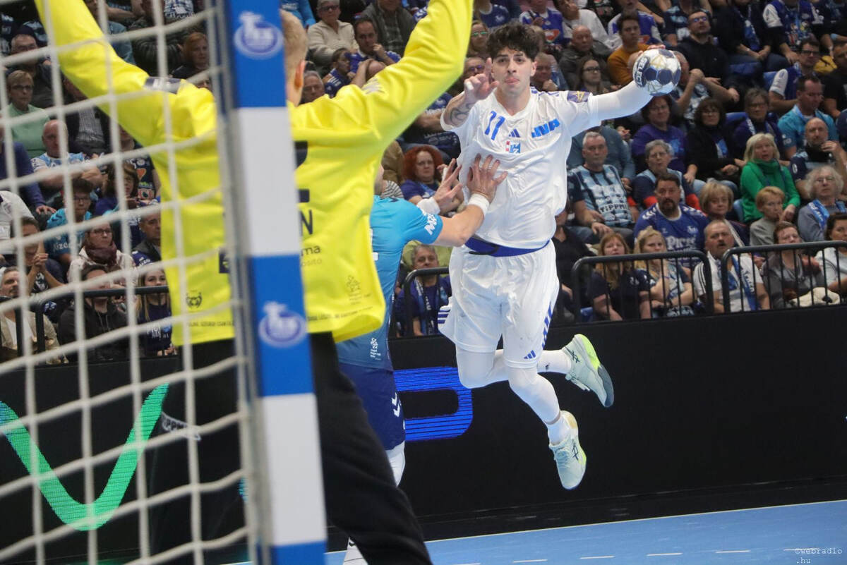    Ни один из четырех бросков Георгия Цховребадзе в этот вечер цели не достиг