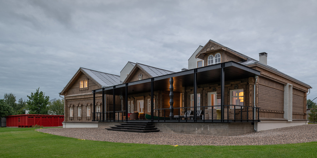 Просто невероятно! В Суздале воссоздали деревянный терем с резьбой, русской печью и современным интерьером