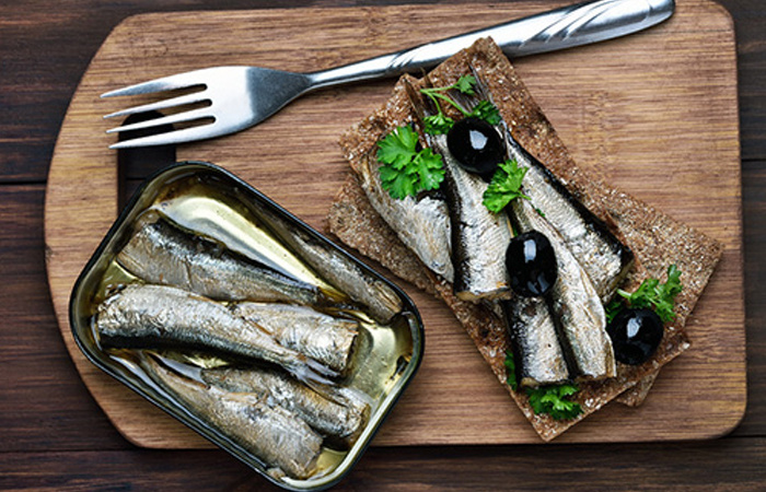 К 50-м годам копченая килька стала доступной для советских граждан.