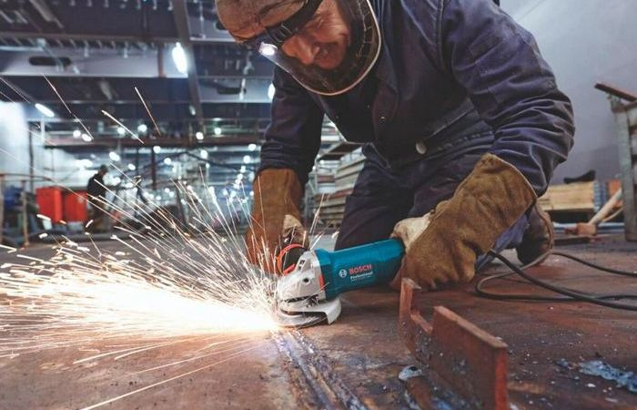 5 опасных ошибок при работе с болгаркой, каждая из которых может закончиться трагедией