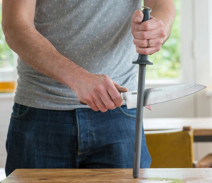 Заточка ножа при помощи крупного мусата