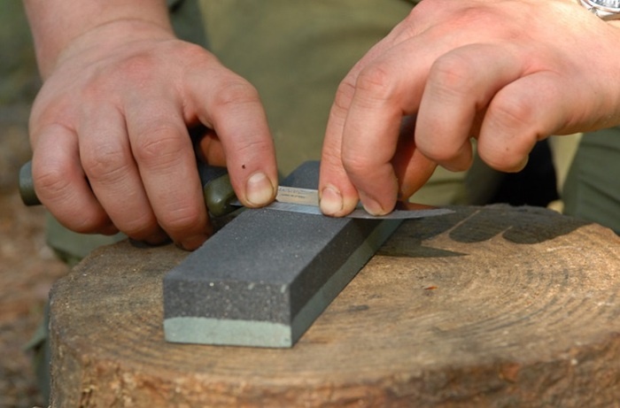 Кухонные ножи часто точат под углом от 15 до 20 градусов