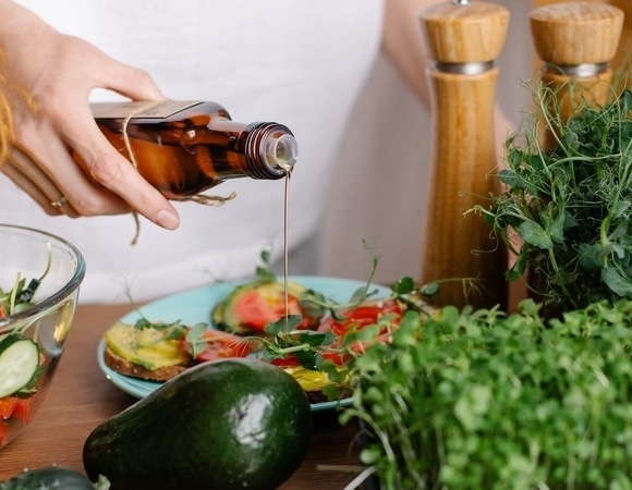 "Ешьте меньше, ходите быстрее": 97-летний онколог рассказал, как продлить жизнь