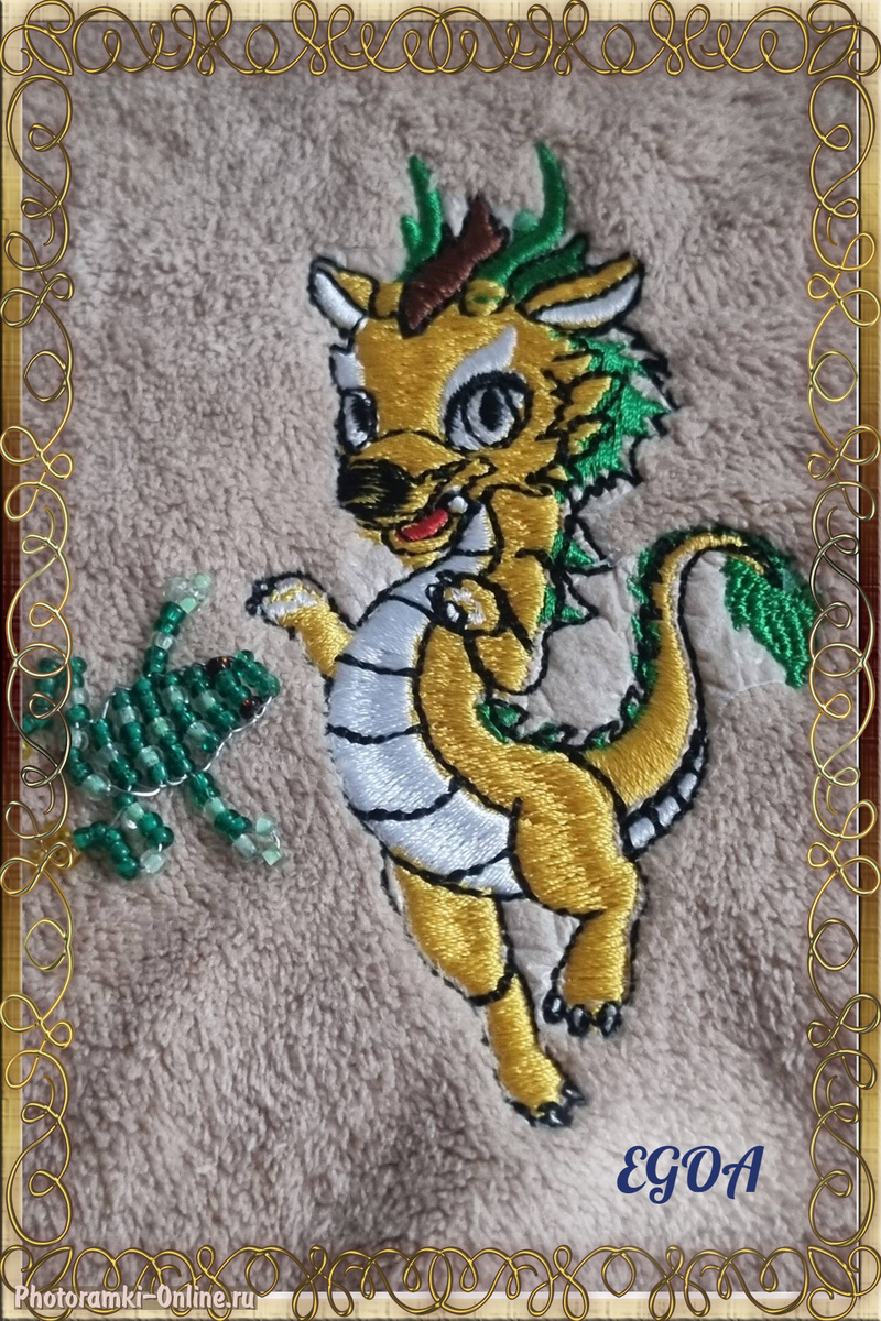 Лягушка в технике параллельного и игольчатого плетения