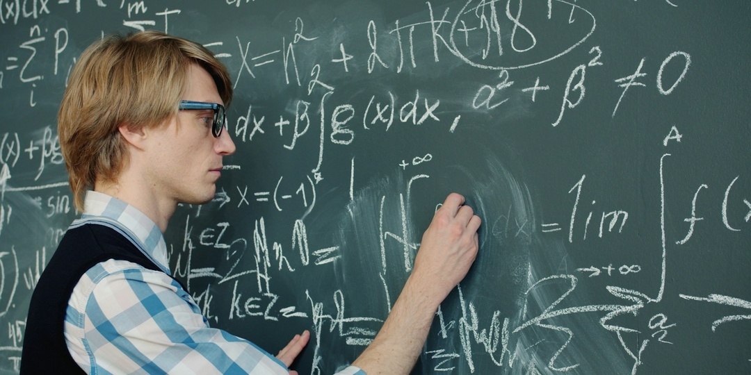 Профессиональные праздники декабря 2025: Дни математика, юриста, спасателя, художника и другие