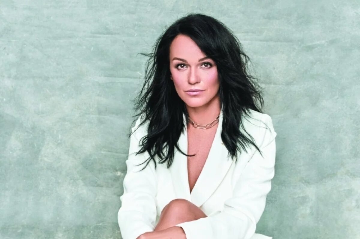    Певица Слава заявила, что не может продать квартиру из-за «схемы Долиной»