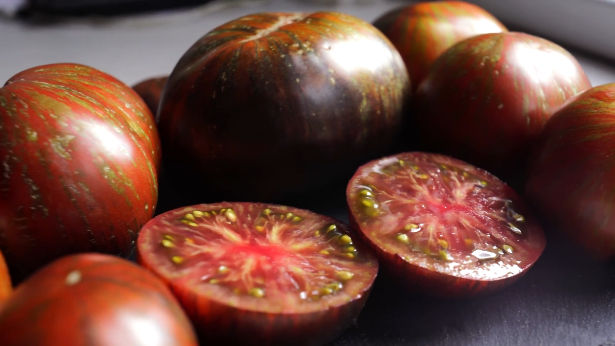 Флористический Эдем: Ваш Персональный Гид в Мире Элитных Томатов. Семена томатов в ассортименте Small Garden's