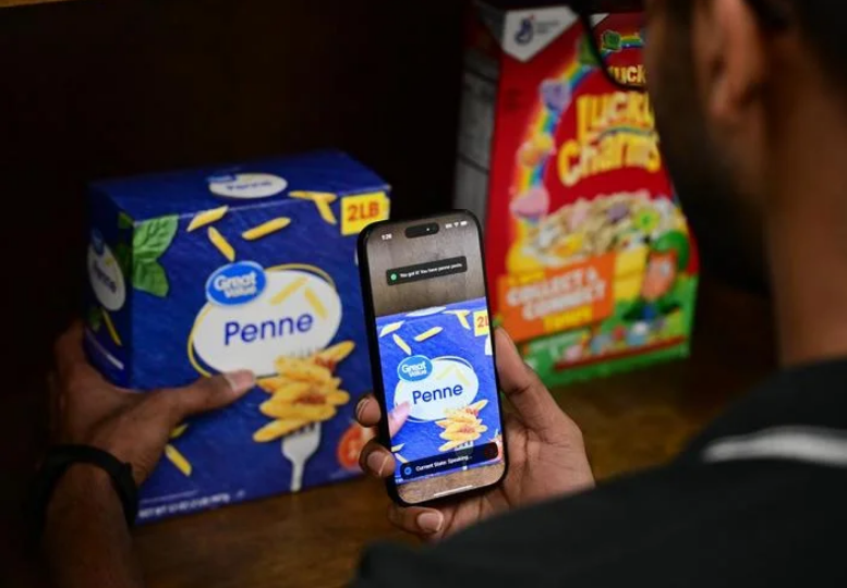 ИИ научили помогать незрячим находить предметы голосом и вибрацией. Приложение работает в реальном времени