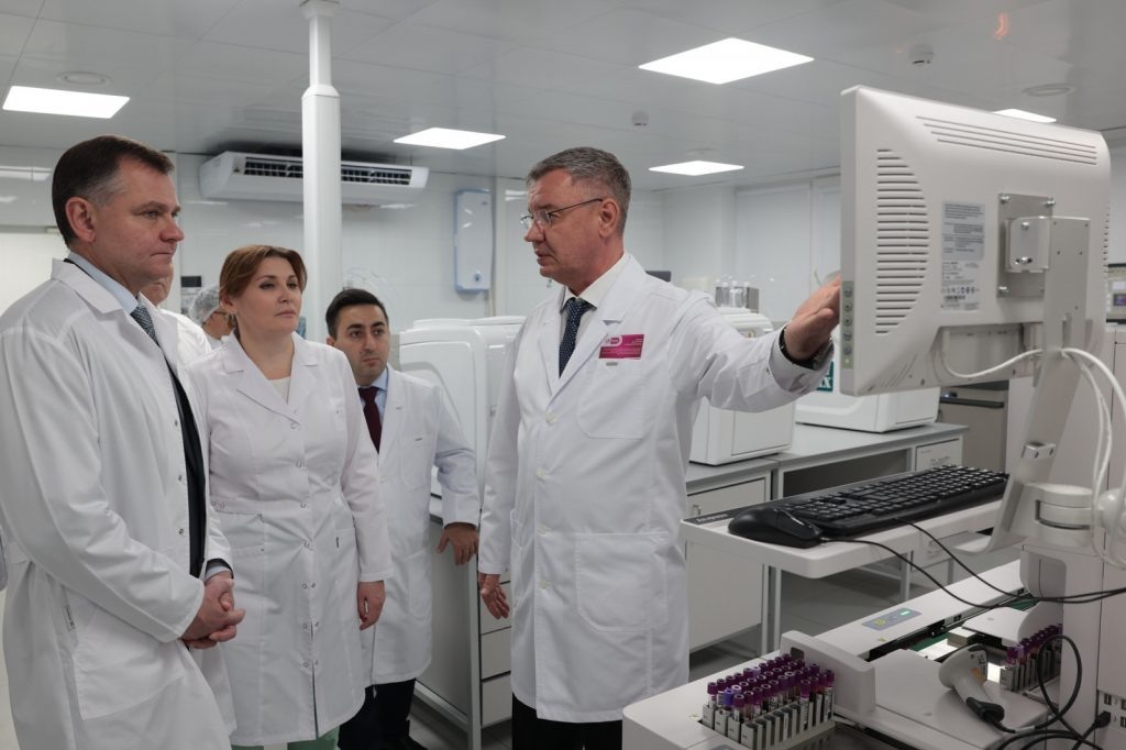    Фото сайта правительства РО Редактор