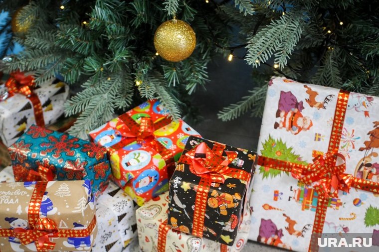     Родители в ХМАО избавляются от новогодних подарок от работодателей-нефтяников