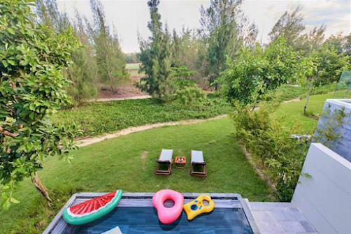 Внешний вид виллы с частным бассейном