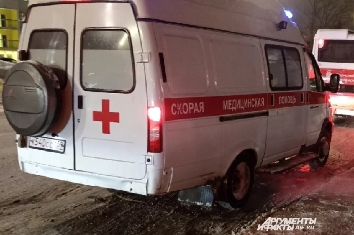    В центре Перми иномарка врезалась в столб