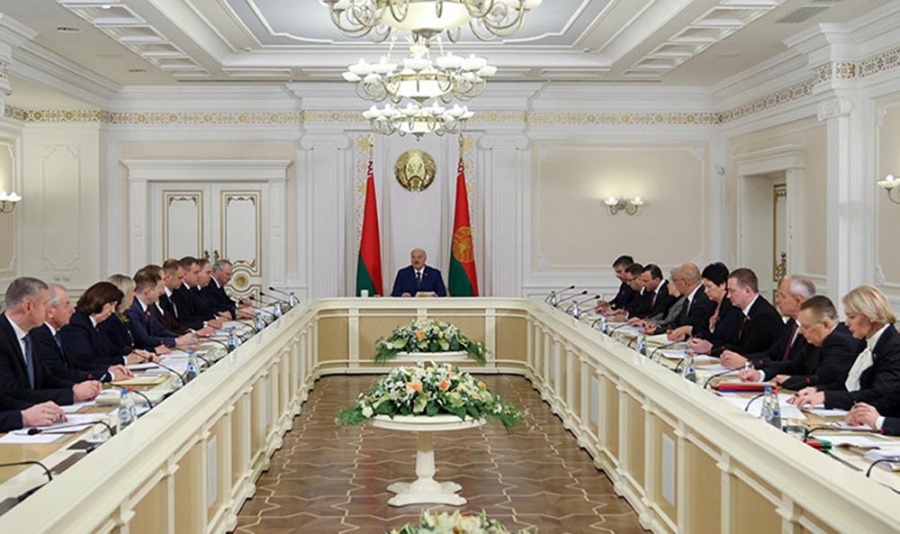     Президент Беларуси, Председатель ВНС Александр Лукашенко на заседании Президиума Всебелорусского народного собрания озвучил его предстоящую повестку