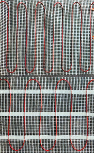 На фото пример раскладки кабеля с узким и широким шагом