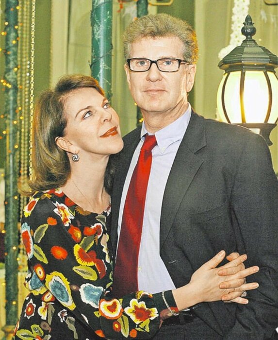 Игорь Костолевский и Консуэла де Авиланд.