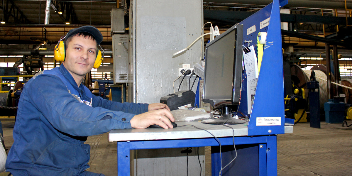 Скрутчик изделий кабельного производства Д. И. Мухетдинов 