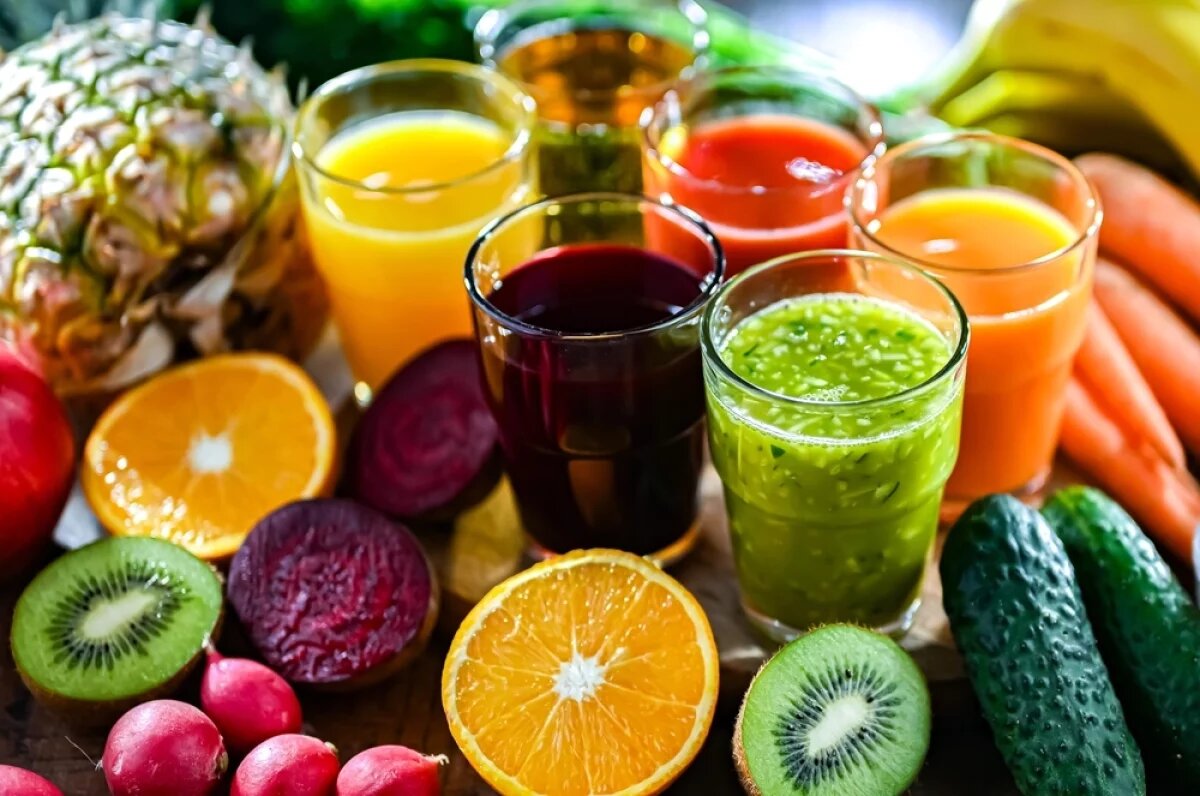    Полезно иногда съесть салат из свежей капусты или моркови. Но точно не стоит полностью переходить на сыроедение.