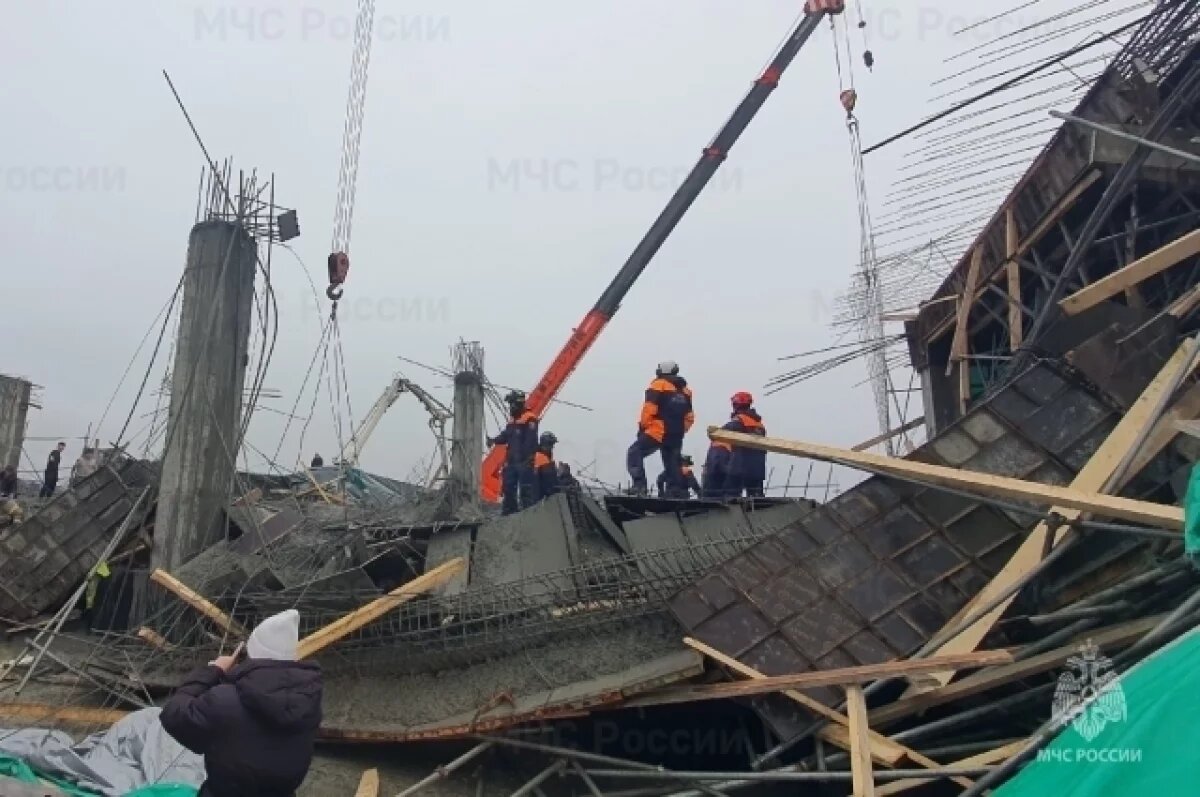    В Южно-Сахалинске при обрушении строящегося здания пострадали 4 человека