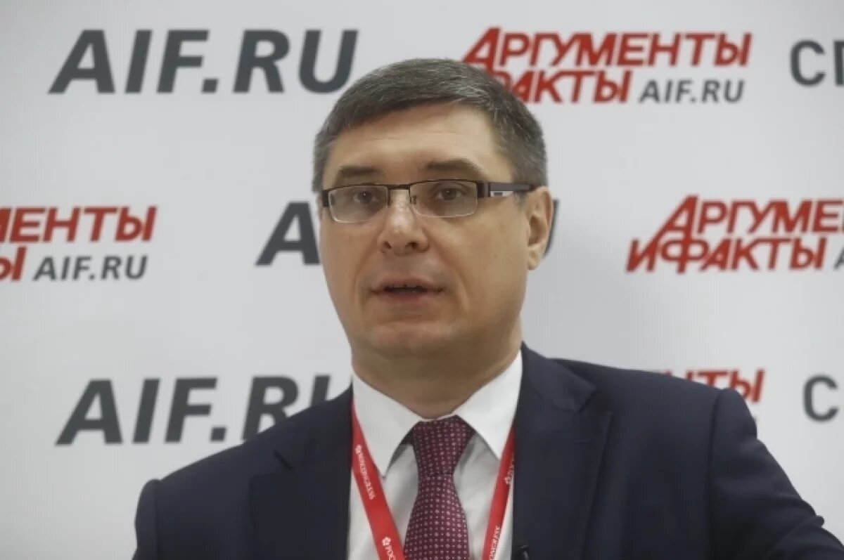    Губернатор Александр Авдеев провел десятую прямую линию