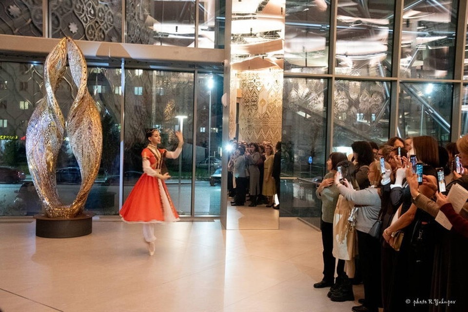    Мифологическая птица Самрух представляет собой важный тюркский символ. Фото: kamalteatr.ru