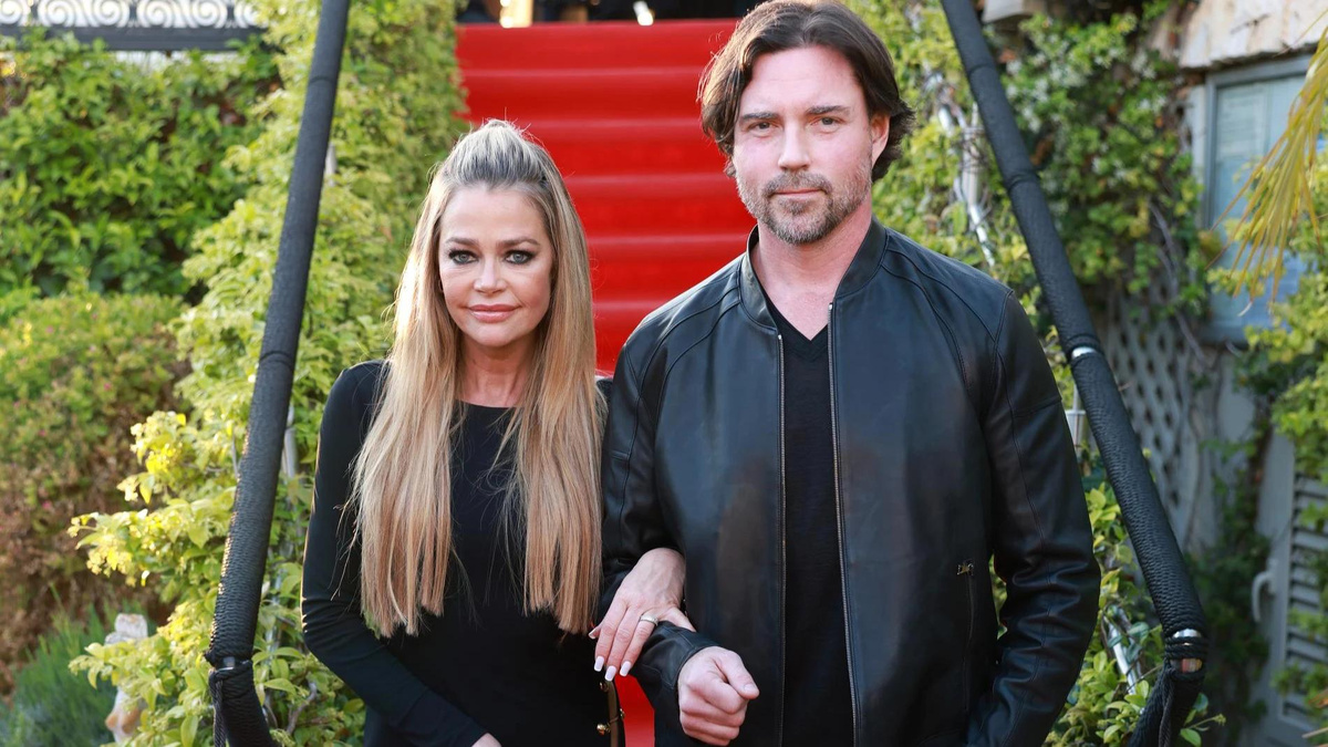    Дениз Ричардс и Аарон Файперс. Фото: Getty Images