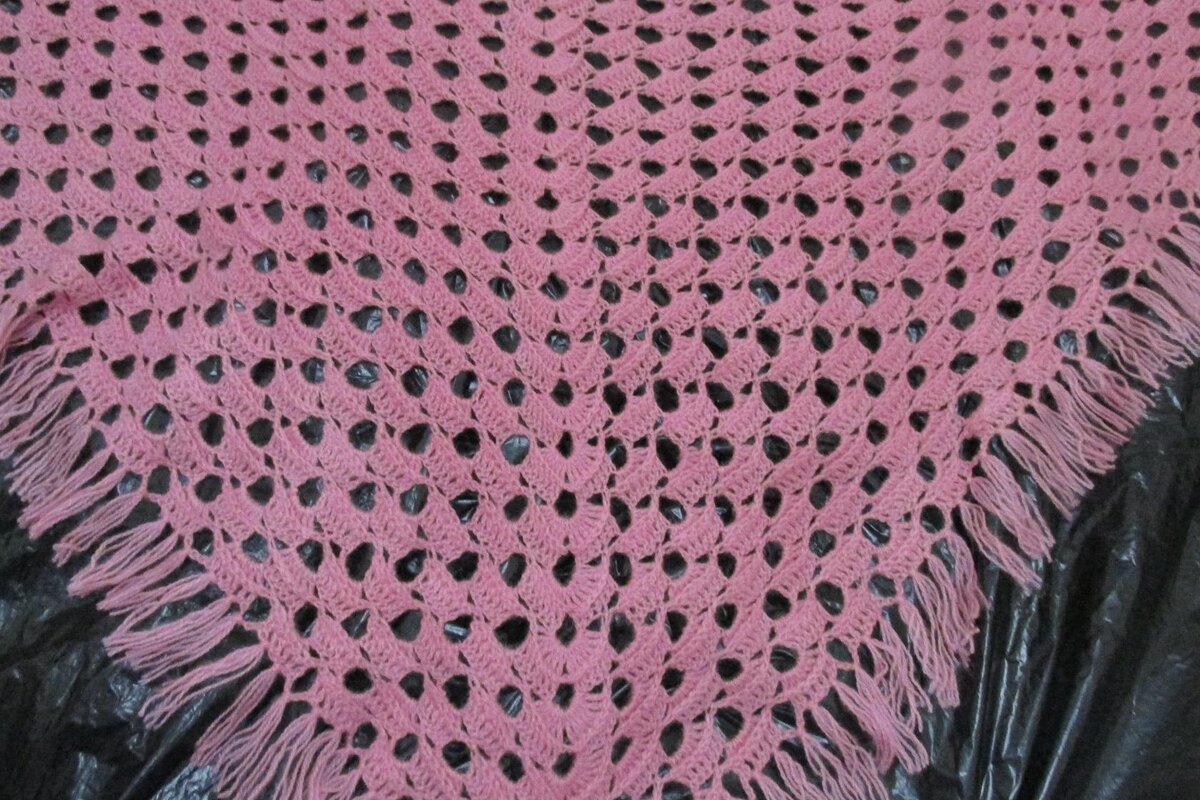 Моя  шаль - старушка, которой пора на пенсию