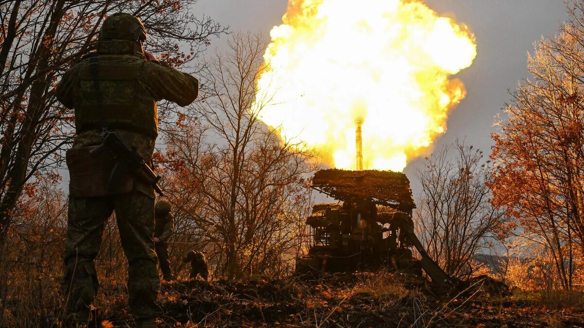 Боевая работа самоходной пушки 2С7 "Пион" © Sputnik / Станислав Красильников