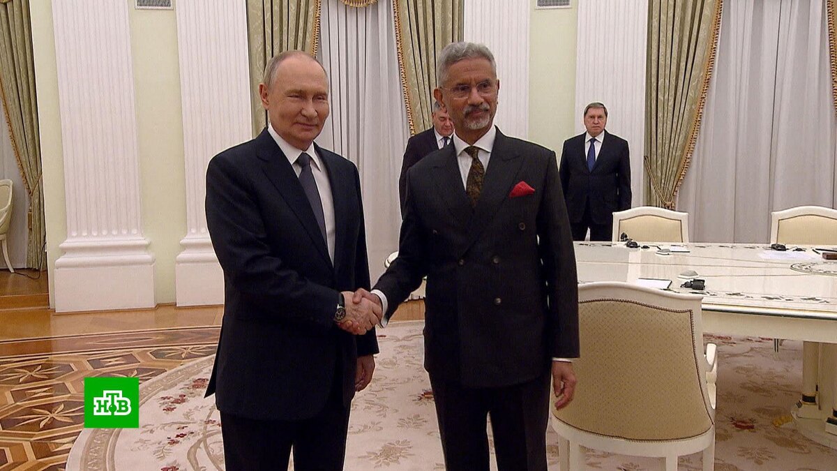    Путин в закрытом режиме встретился с главой МИД Индии