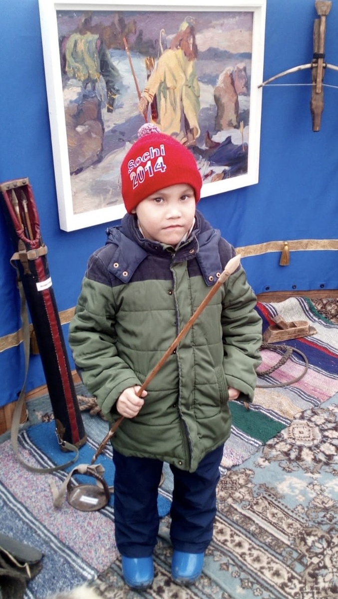 Марат на выставке. 