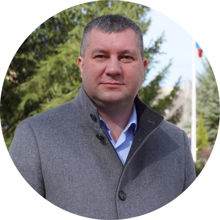 «Планировалось, что субсидированные рейсы между Ульяновском и Калининградом возобновятся с 1 июня и выполнять их два раза в неделю, как и в прошлом году, будет авиакомпания «Икар», - рассказал ulpravda.ru директор департамента транспорта Ульяновской области Виталий Служаев. – Но по причине отсутствия авиаперевозчика рейсы не совершались».