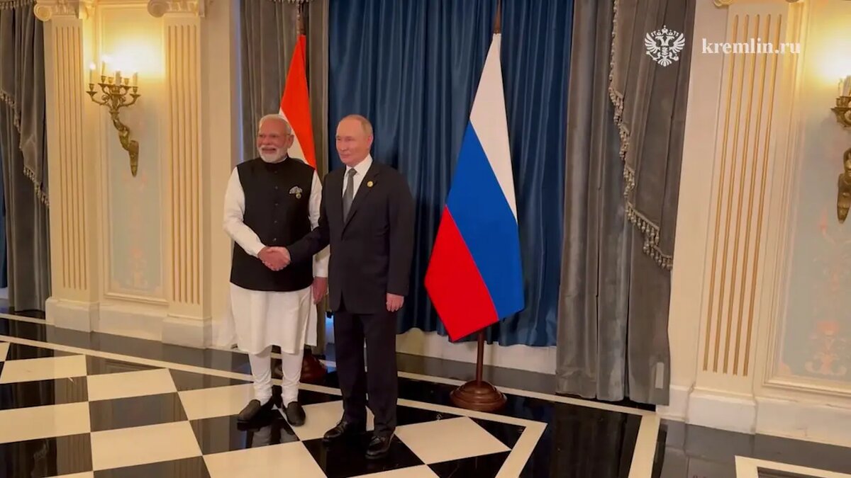    Владимир Путин и Нарендра Моди. Фото: кадр видео Кремля