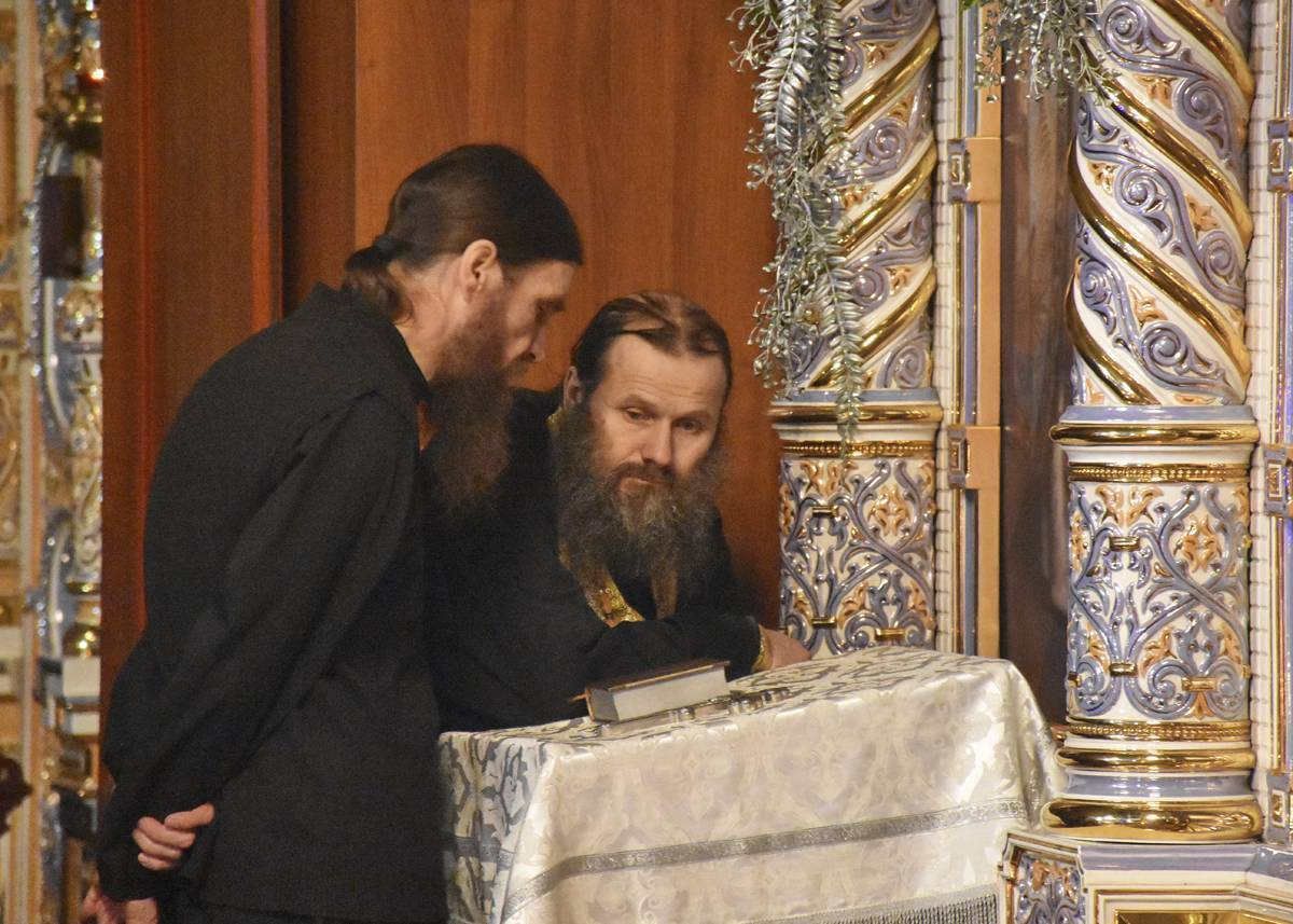 Рукоблудие не смертный грех. Носибирский священник назвал истинные грехи человека