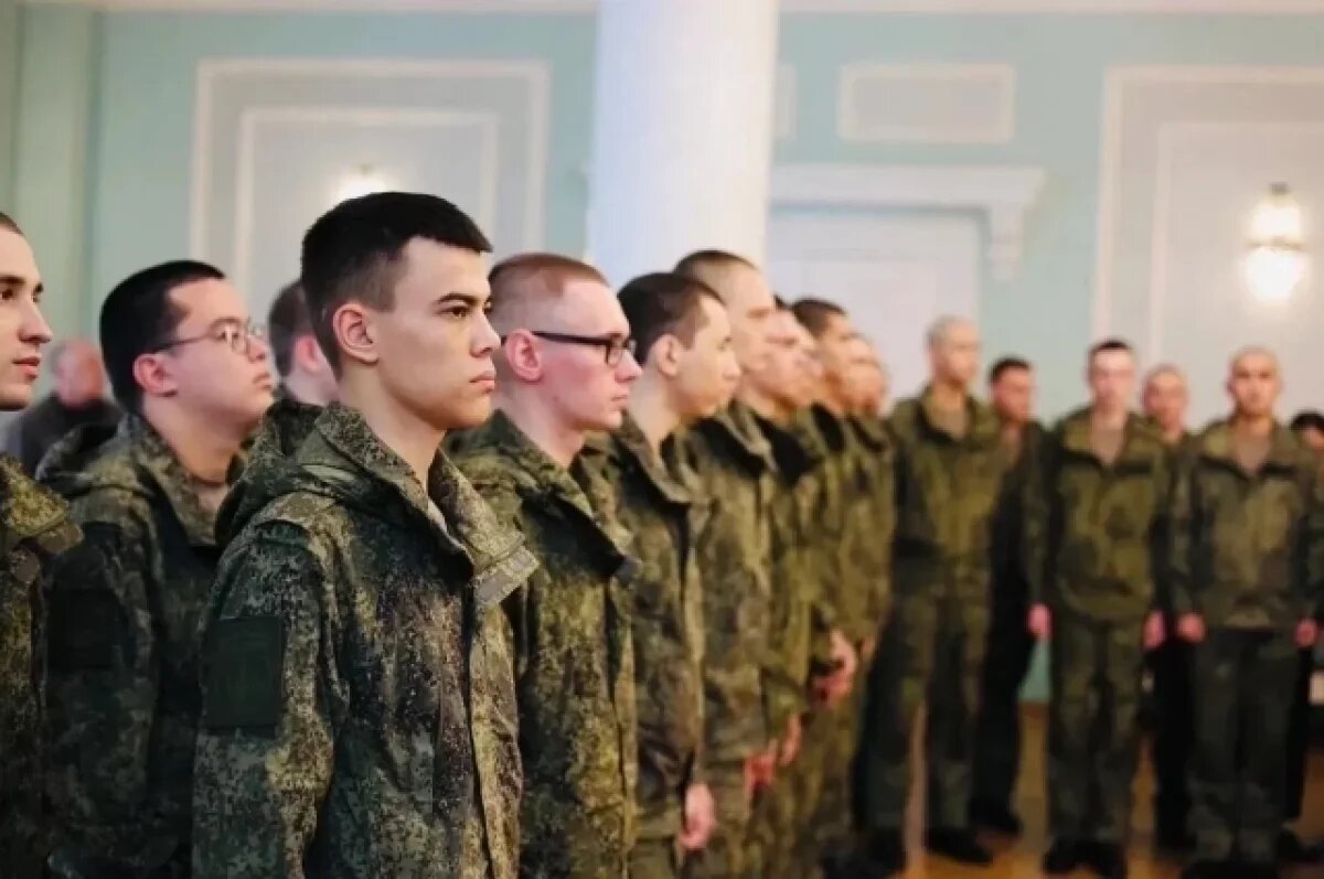   Астраханских новобранцев осеннего призыва отправили на службу