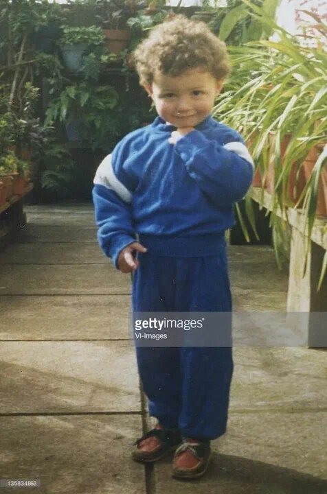 Так Криштиану выглядил в 3 годика да это он но это неважно