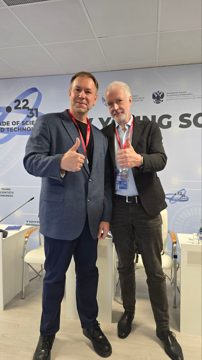 С Алексеем Семихатовым