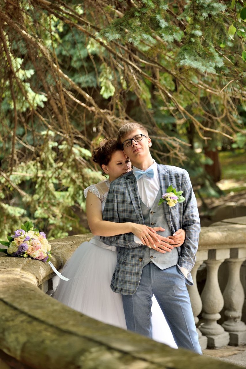 Барятинский парк в Ставрополе имеет множество красивых локаций для проведения фотосессий.