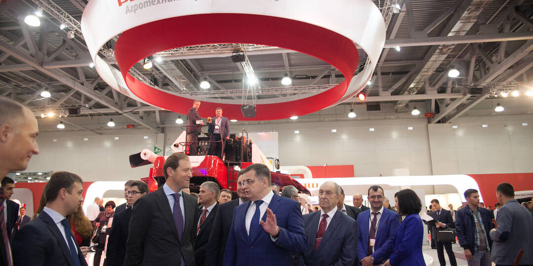 Мантуров не расскажет президенту о том, что продавцы сельхозтехники переживают худший год за последние 15 лет