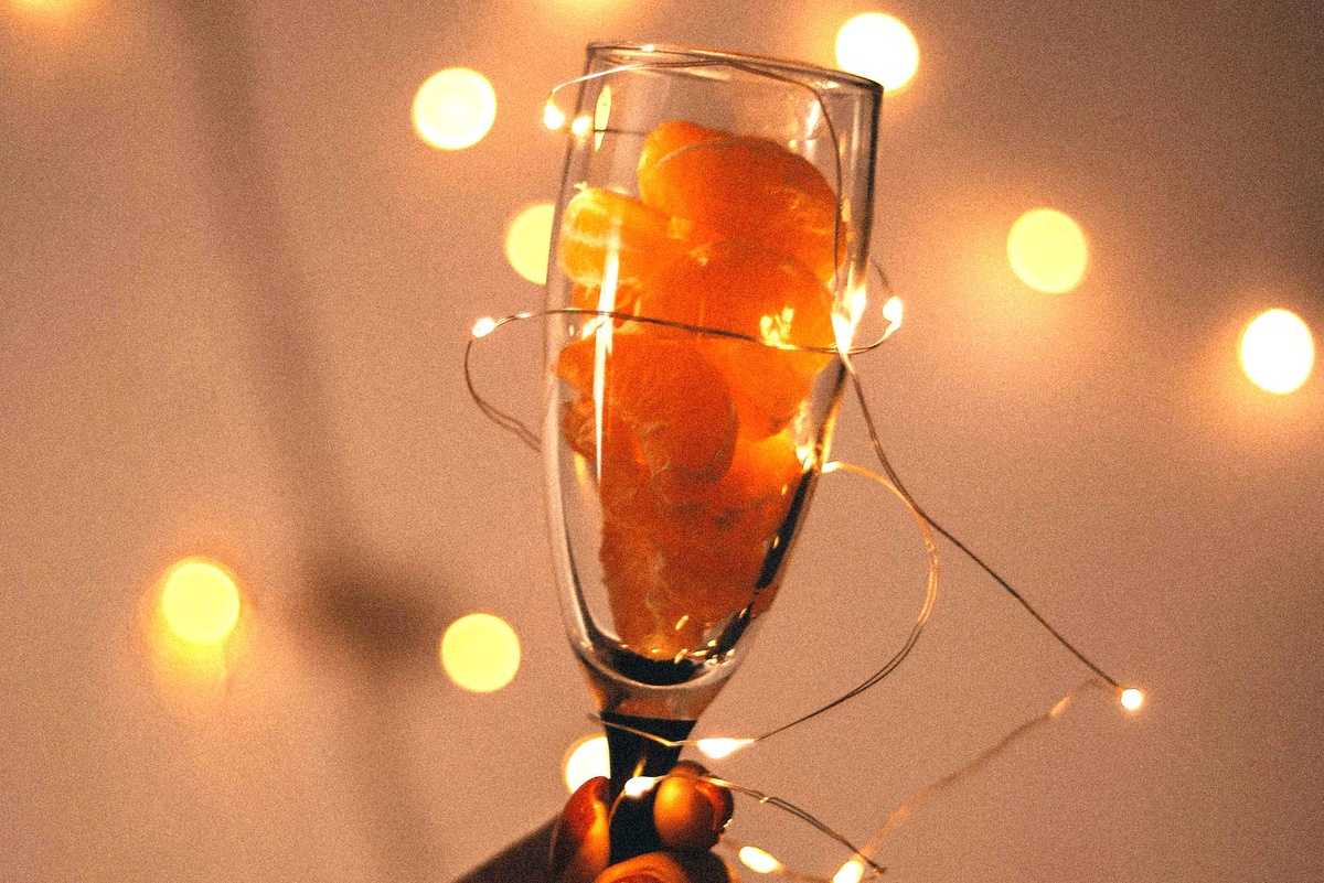    Мандарины в Новый год несут в себе особый смысл. Они вызывают воспоминания о детстве, когда счастье заключалось в простых радостях. / Фото: unsplash.com