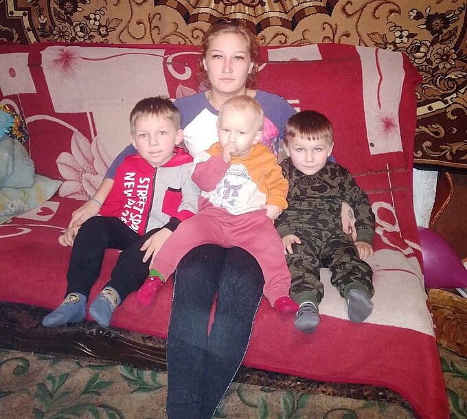 Мама с тремя сыновьями