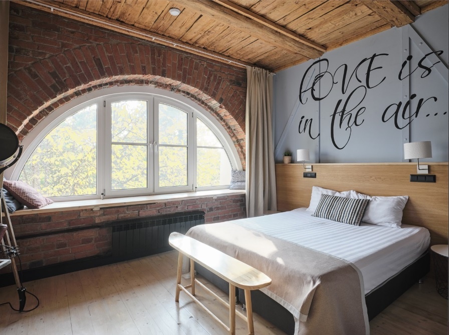 Трувор, Великий Новгород. Симпатичный дизайн номера, но площадь всего 20 квадратных метров 