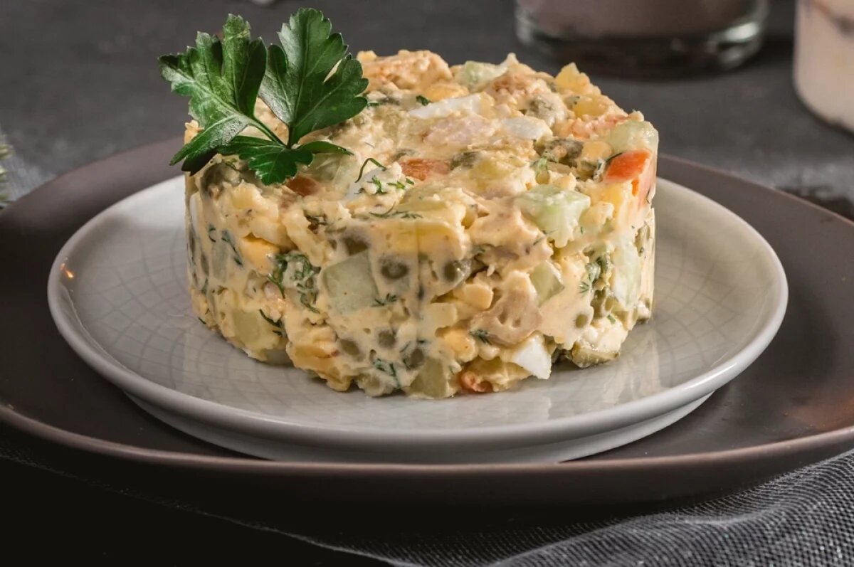    Картошка в оливье, других салатах, винегрете, а также в окрошке суперполезна.