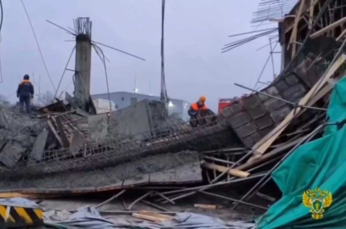    Прокуратура организовала проверку после обрушения ангара в Южно-Сахалинске