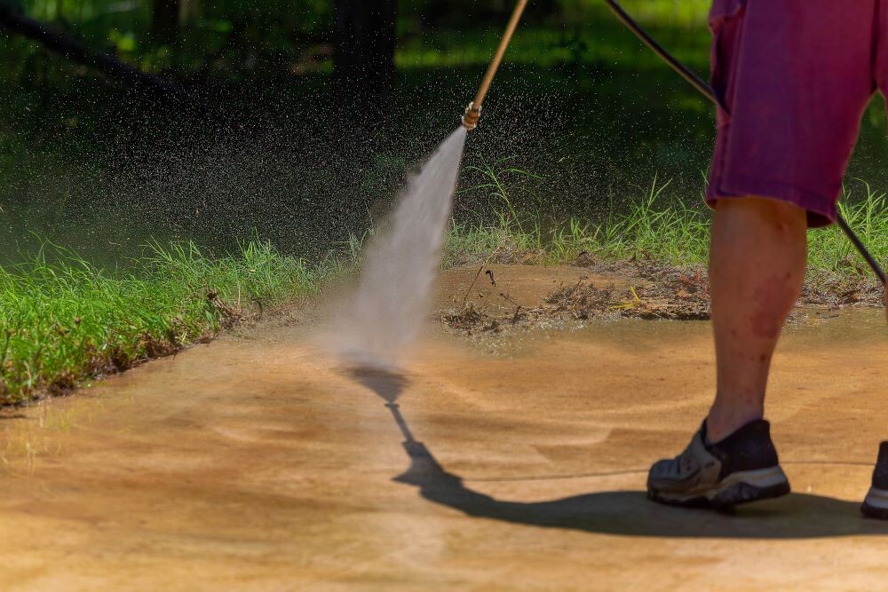 Уборка территории с водой 