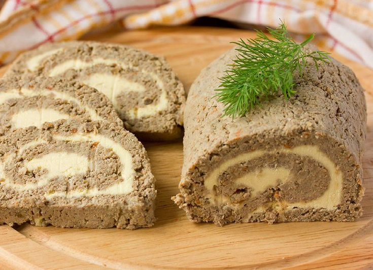 Печеночный рулет со сливочным маслом