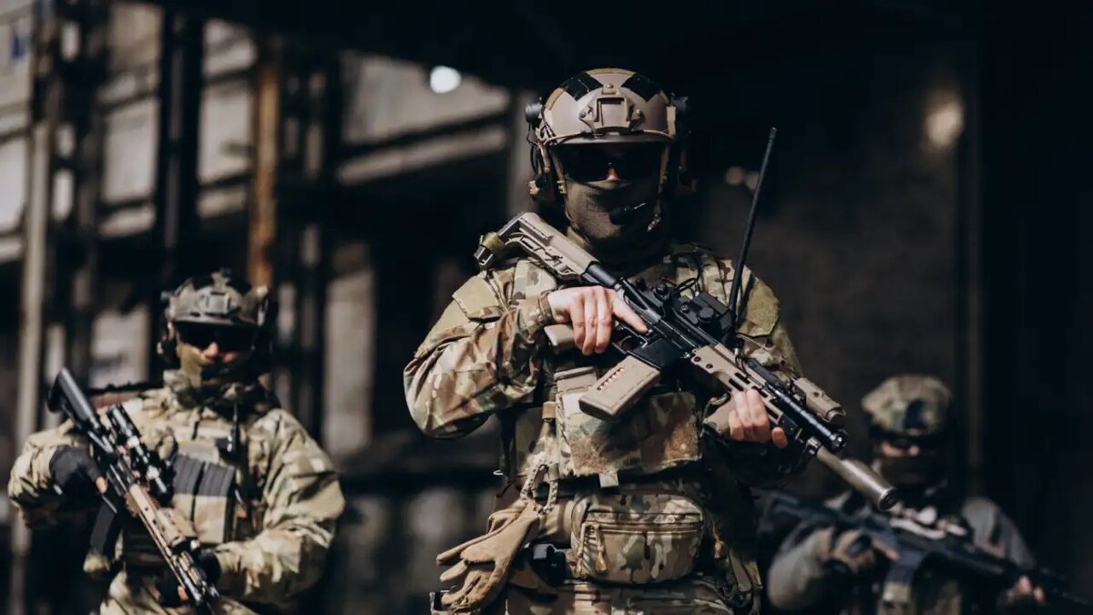    Наемники @freepik / senivpetro