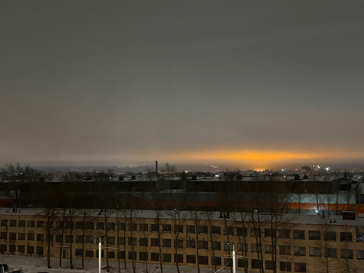 Жёлтое зарево рассвета, фото автора 