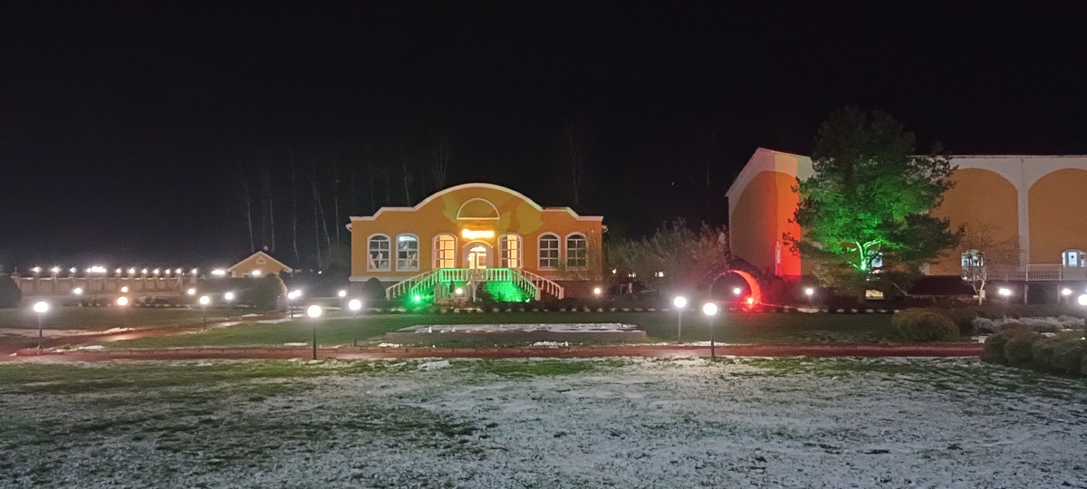 Ночная подсветка территории. 