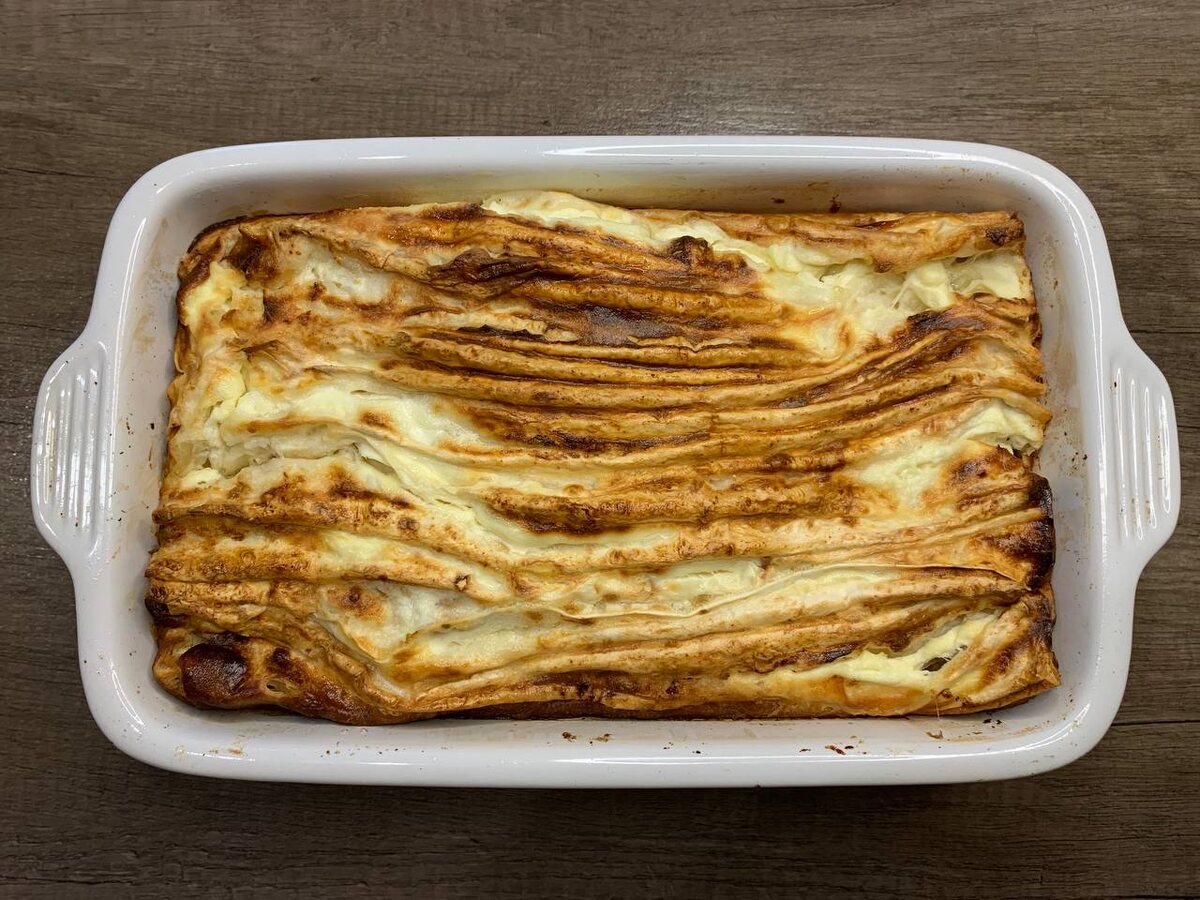 Готовая ачма в форме для выпекания